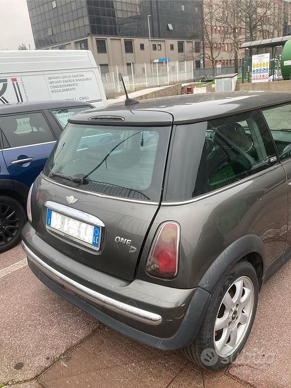 Usata Mini ONE 88 CV (64 kW) 2005 Grigio Utilitaria