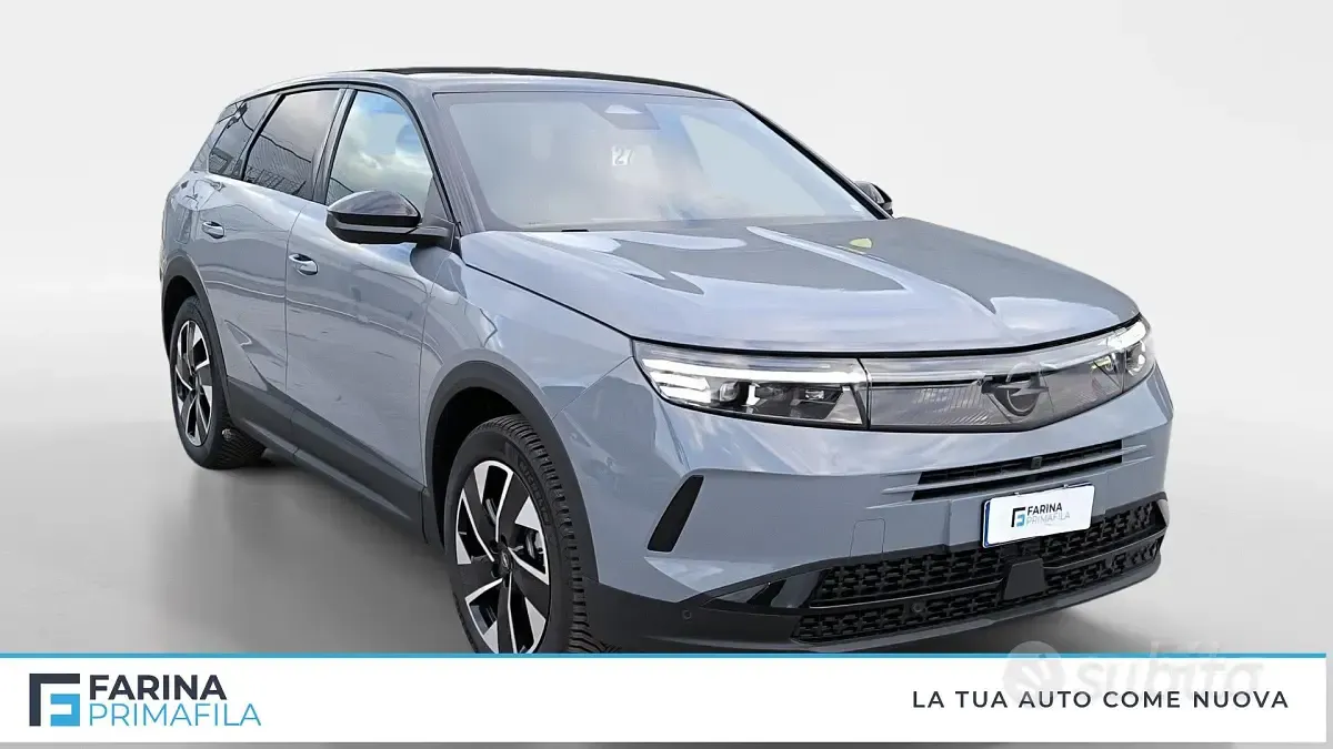 Nuova Opel Grandland Electric 136 CV (100 kW) 2025 Grigio scuro / tetto nero SUV