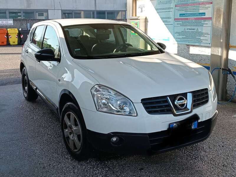 Usato 2009 Nissan Qashqai 1.6 Benzin 117 CV (3.500 €)