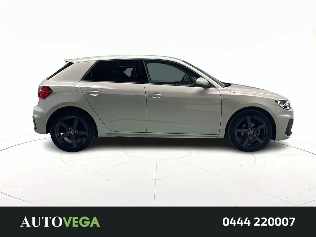 Usata Audi A1 Sportback S-Line 150 CV (110 kW) 2024 Grigio Utilitaria