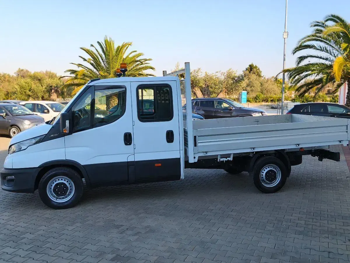 Usata Iveco Daily 140 CV (102 kW) 2020 Bianco Furgone