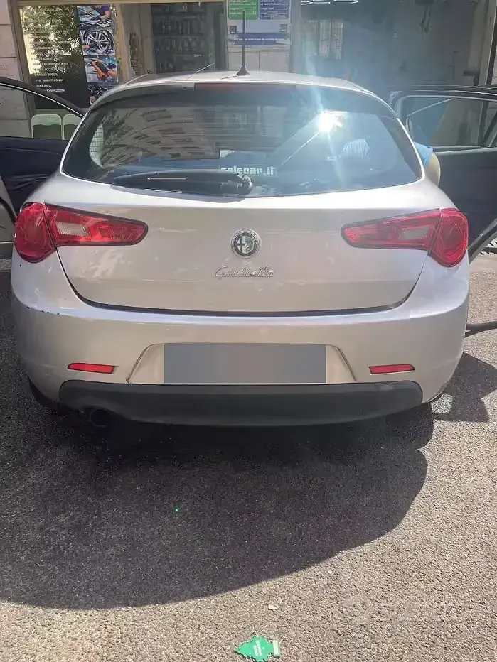 Usata Alfa Romeo Giulietta 120 CV (88 kW) 2014 Grigio Utilitaria