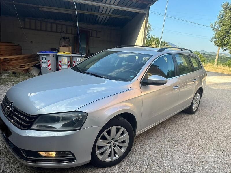 Usata VW Passat 105 CV (77 kW) 2011 Grigio Station wagon