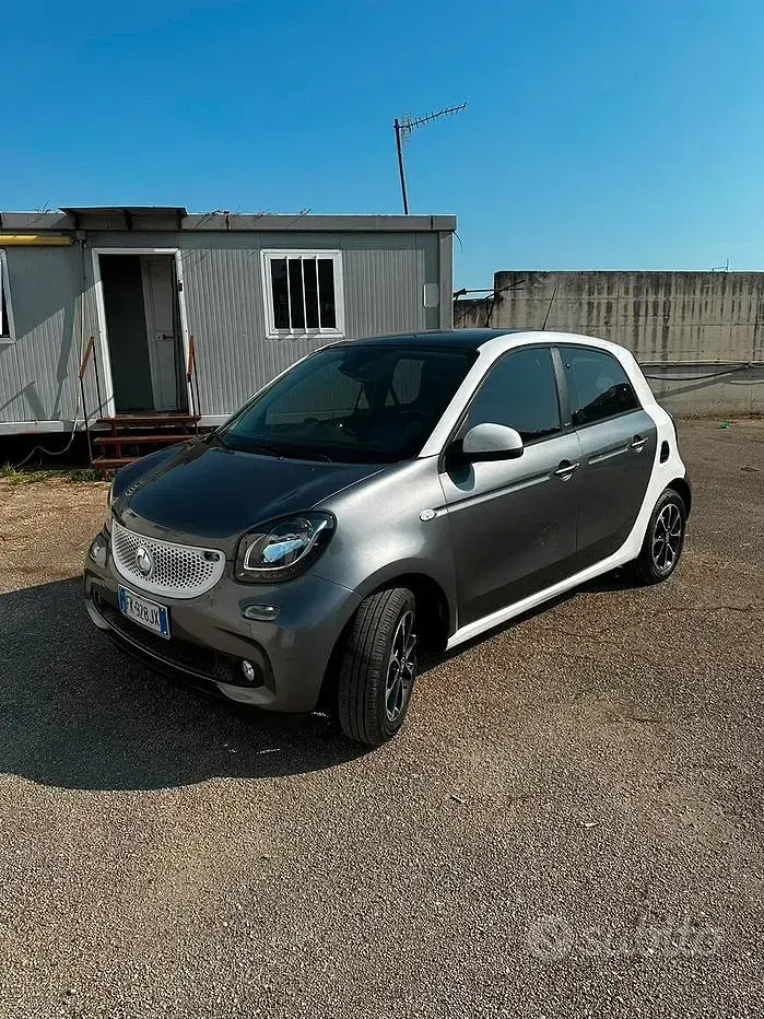 Usata Smart ForFour 71 CV (52 kW) 2017 Grigio Utilitaria