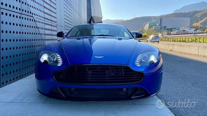 Usata Aston Martin V8 Vantage 436 CV (320 kW) 2011 Blu Coupé