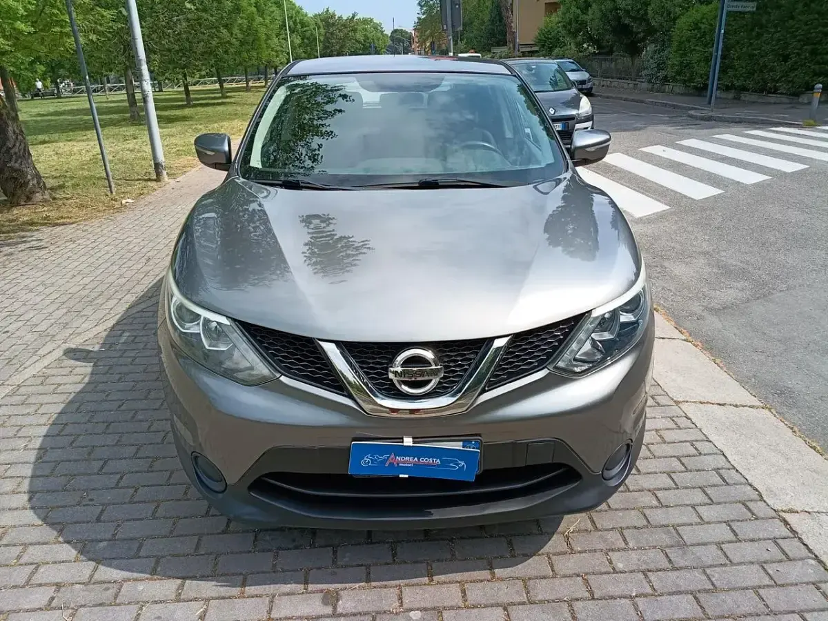 Usata Nissan Qashqai Visia 115 CV (84 kW) 2015 Grigio SUV