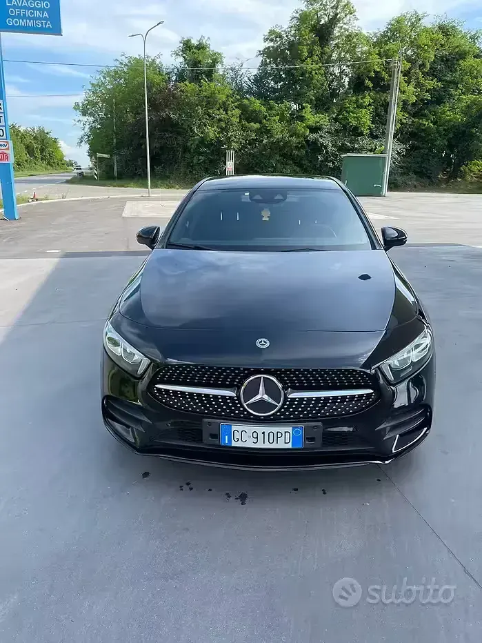 Usata Mercedes A180 116 CV (85 kW) 2020 Nero Berlina