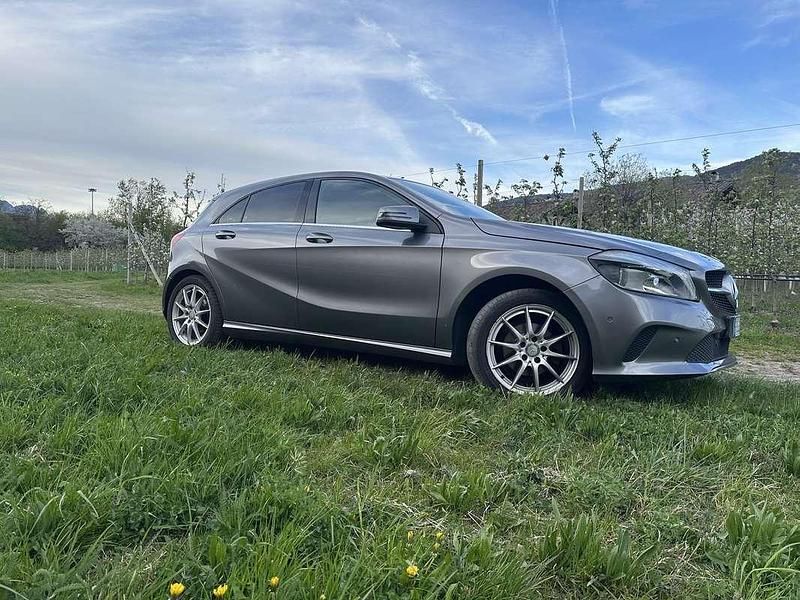 Usata Mercedes A180 109 CV (80 kW) 2017 Berlina