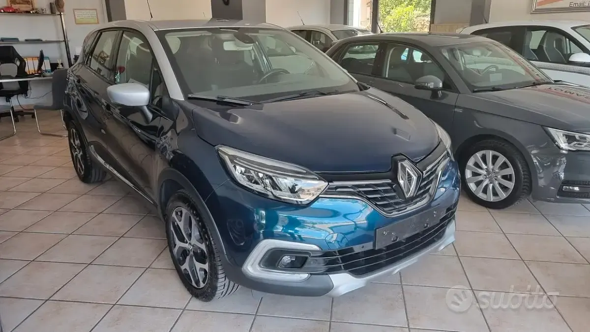 Usata Renault Captur Intens 110 CV (80 kW) 2017 Bluazzurro SUV