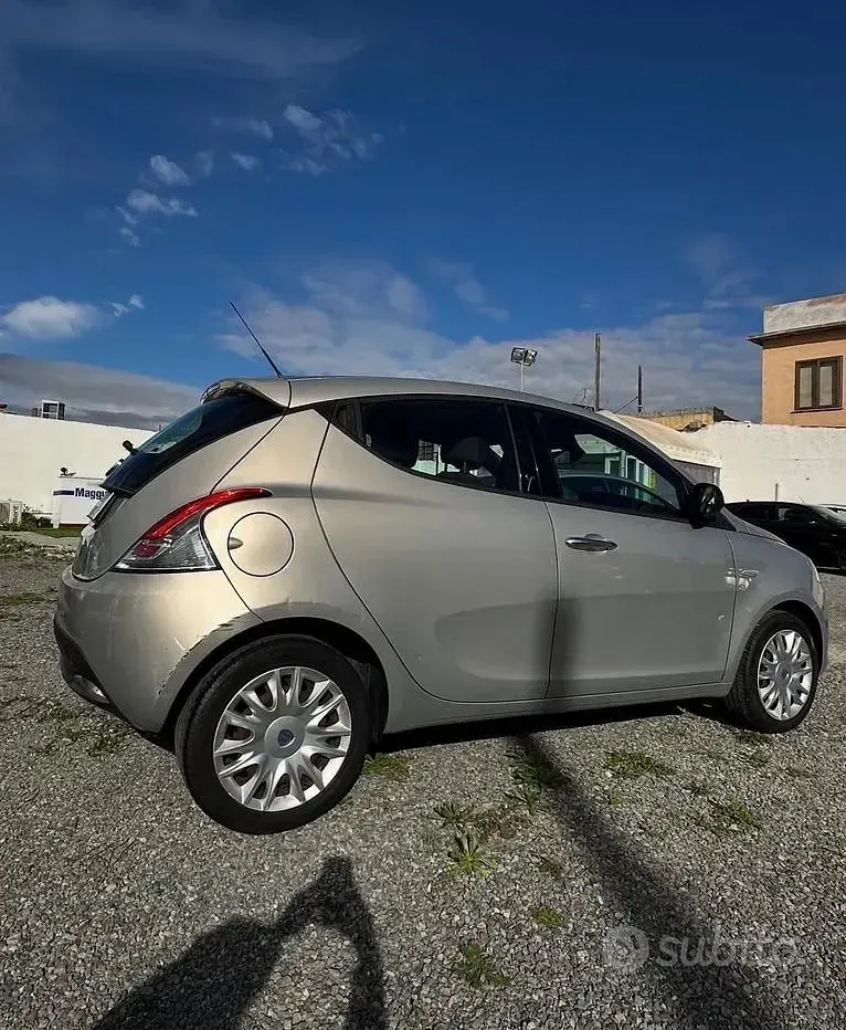 Usata Lancia Ypsilon S 69 CV (50 kW) 2011 Beige Utilitaria