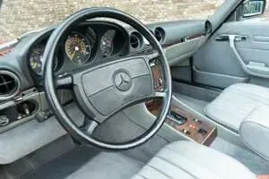 Usata Mercedes 560 230 CV (169 kW) 1986 Rosso Cabrio