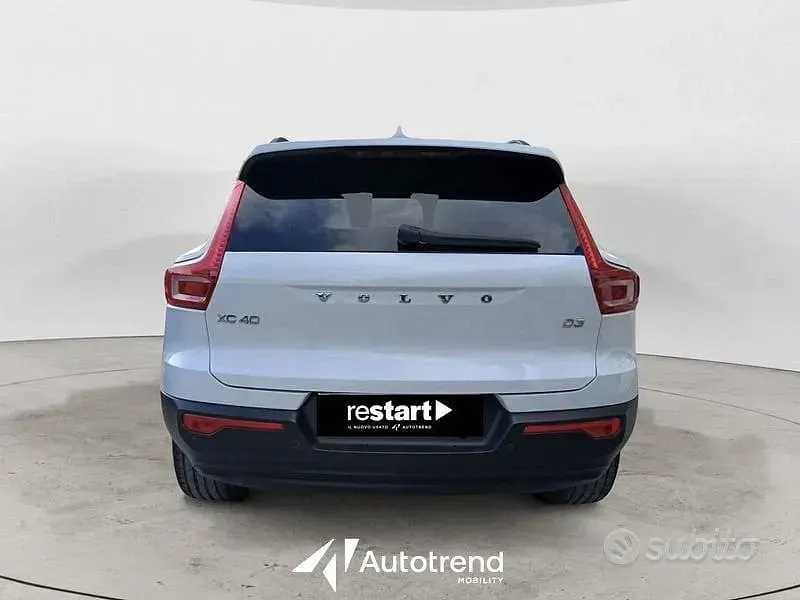 Usata Volvo XC40 Business Edition 150 CV (110 kW) 2019 Bianco SUV