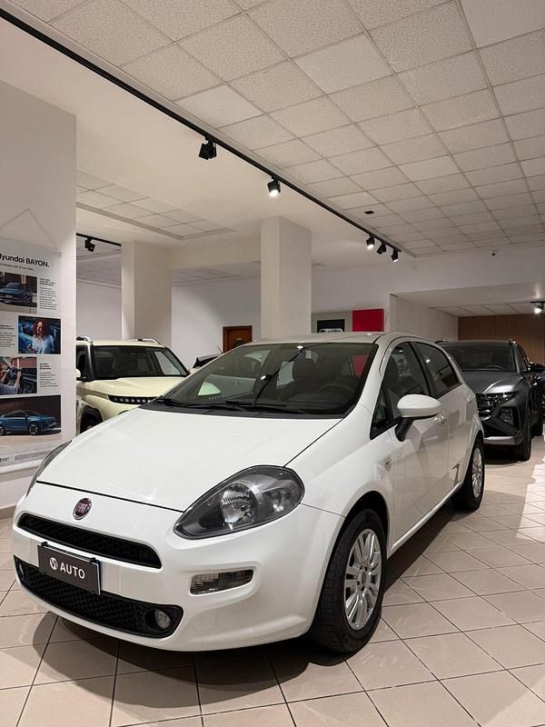 Usata Fiat Punto Lounge 75 CV (55 kW) 2013 Bianco Utilitaria