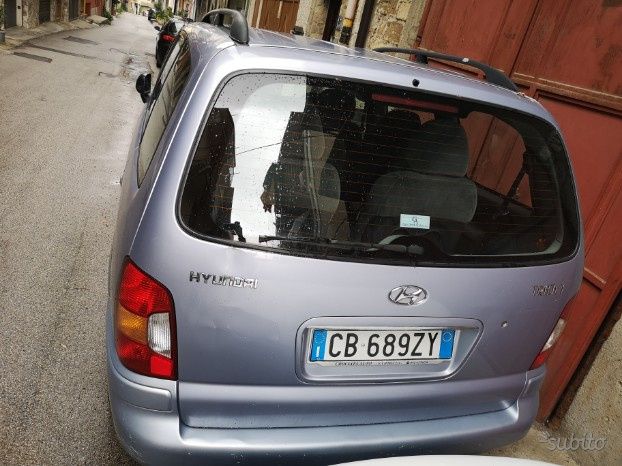 Hyundai trajet 2003