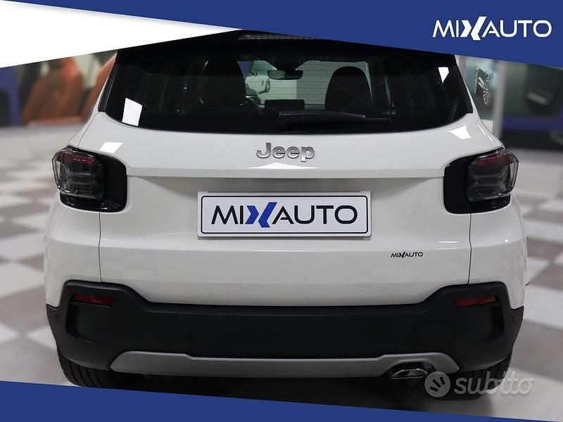 Usata Jeep Avenger Altitude 101 CV (74 kW) 2024 Bianco SUV