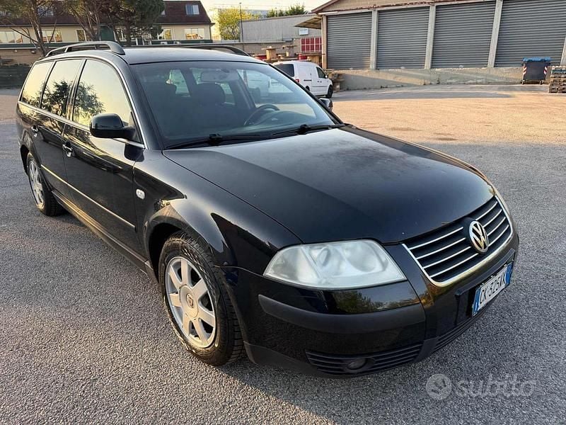 Usata VW Passat 130 CV (95 kW) 2003 Nero Station wagon
