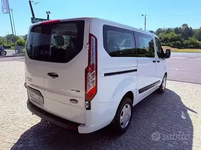 Usata Ford Transit Custom 131 CV (96 kW) 2022 Bianco Monovolume