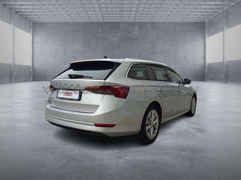 Usata Skoda Octavia Style 116 CV (85 kW) 2023 Argento Station wagon