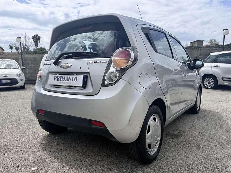 Begagnad Chevrolet Spark LS 68 HK (50 kW) 2012 Grå Halvkombi