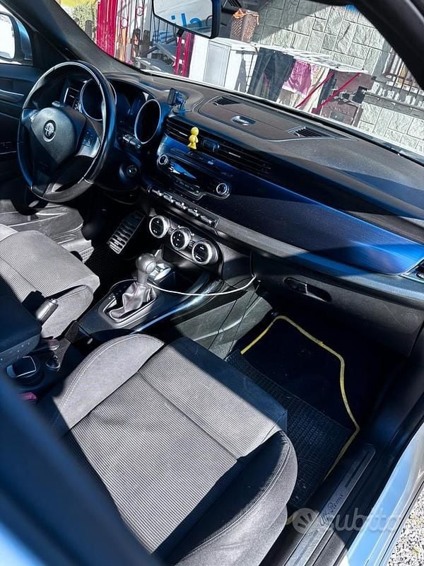 Usata Alfa Romeo Giulietta 170 CV (125 kW) 2011 Bianco Utilitaria