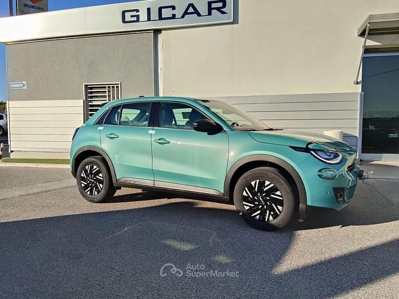 Nuova Fiat 600 Pop 101 CV (74 kW) 2025 Arancione SUV