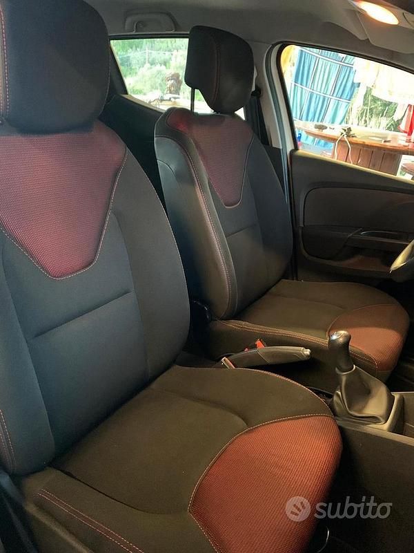 Usata Renault Clio IV 75 CV (55 kW) 2015 Bianco Utilitaria