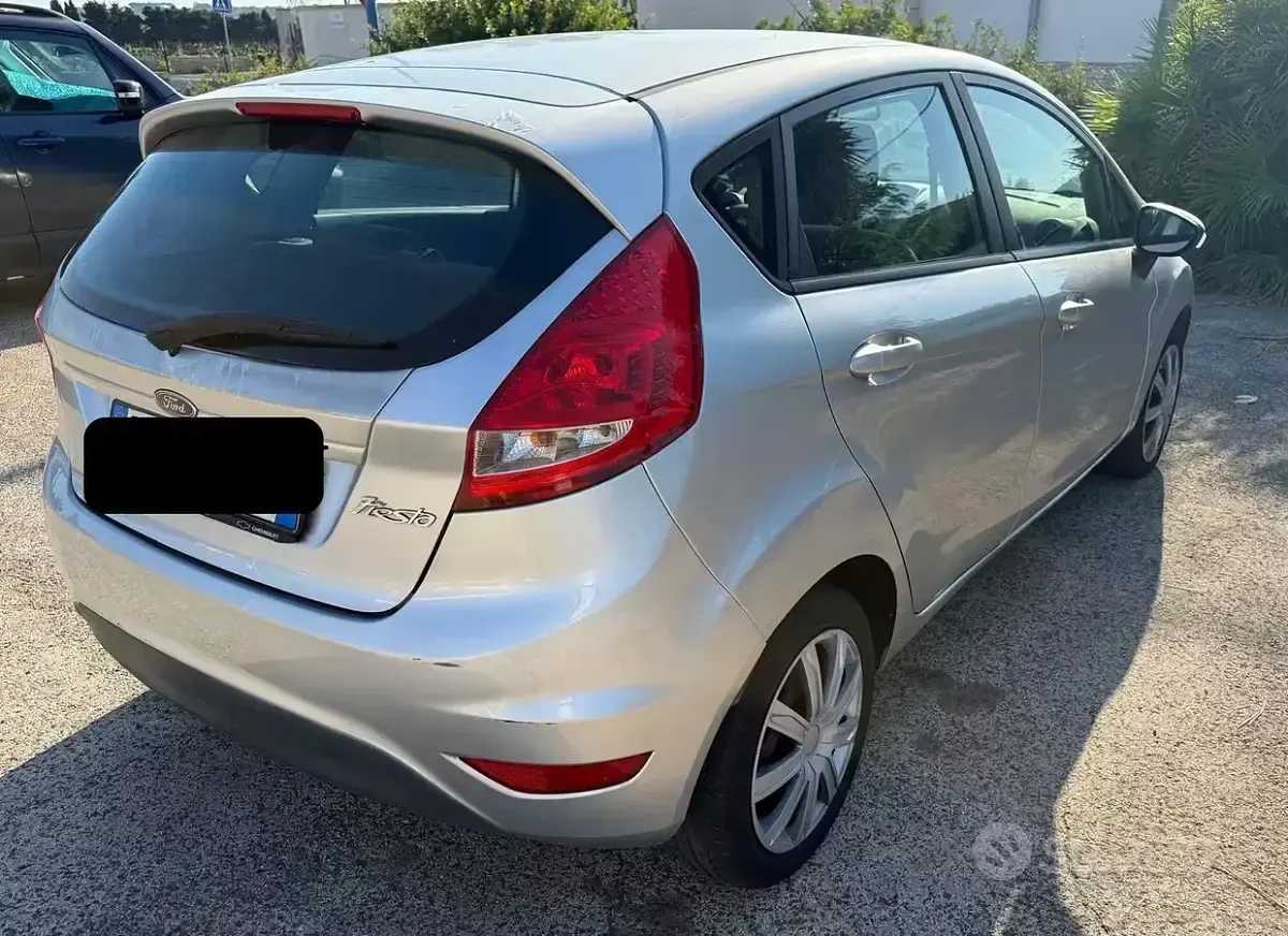 Usata Ford Fiesta Titanium 2009 Grigio Berlina