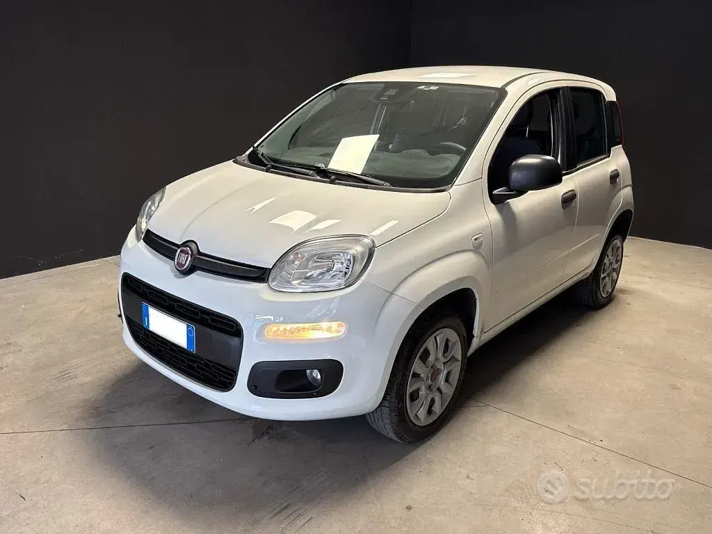 Usata Fiat Panda Easy 84 CV (61 kW) 2018 Bianco pastello Utilitaria