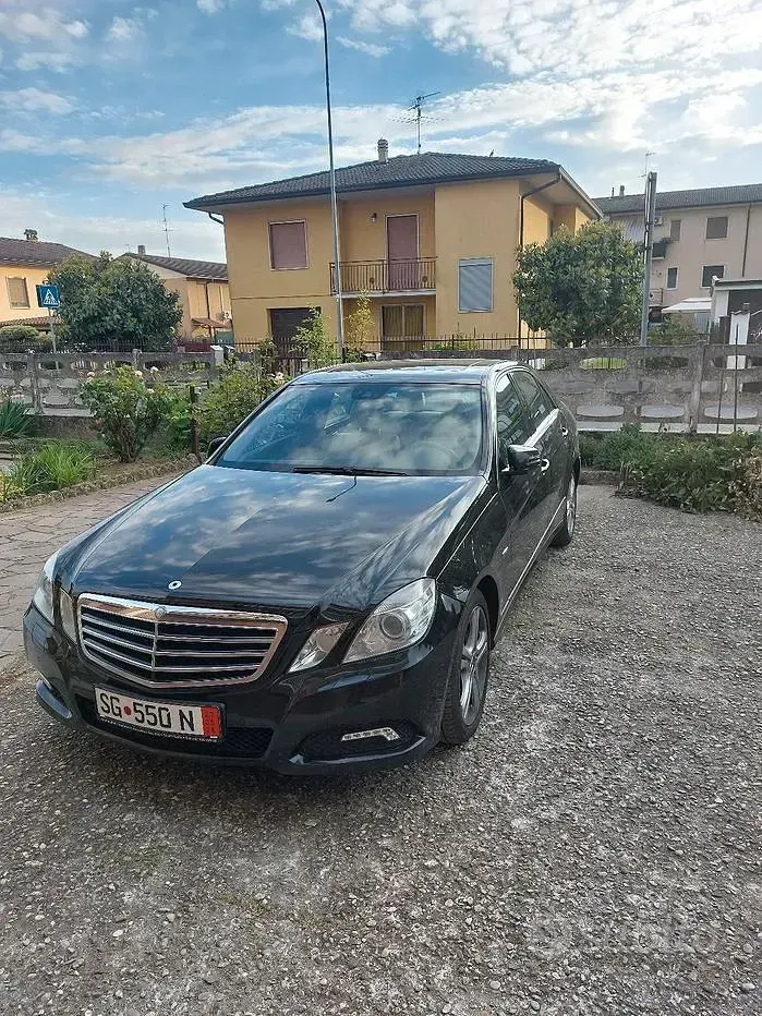 Usata Mercedes E220 170 CV (125 kW) 2009 Nero Berlina