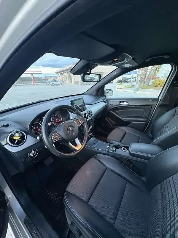 Usata Mercedes B180 109 CV (80 kW) 2018 Utilitaria