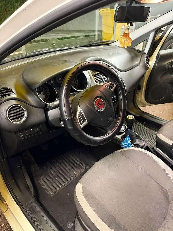 Usata Fiat Punto Lounge 95 CV (69 kW) 2013 Utilitaria