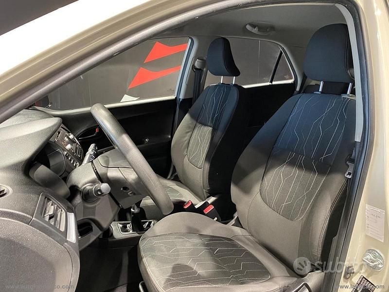 Usata Kia Picanto Style 68 CV (50 kW) 2011 Utilitaria