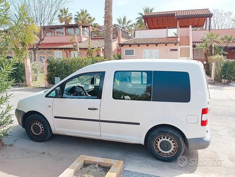 Usata VW Caddy 105 CV (77 kW) 2010 Monovolume