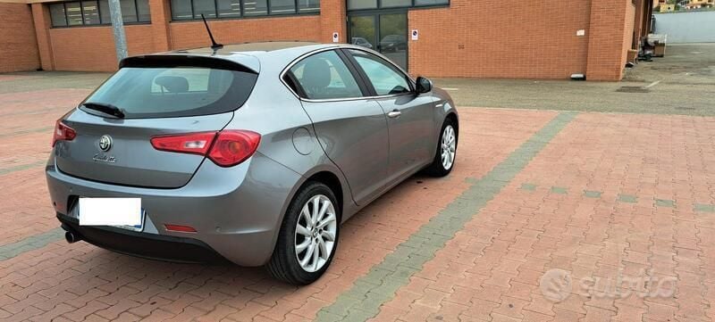 Usata Alfa Romeo Giulietta 120 CV (88 kW) 2016 Grigio Utilitaria