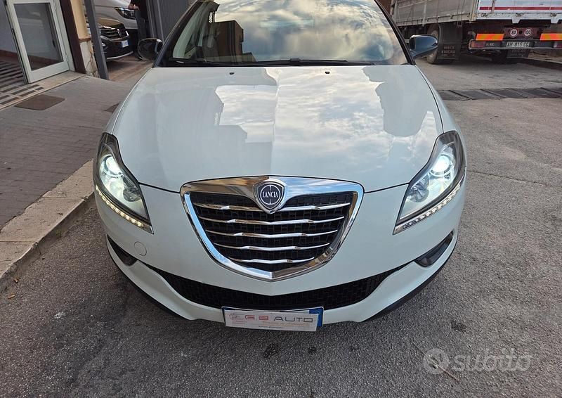 Usata Lancia Delta 120 CV (88 kW) 2013 Bianco Utilitaria