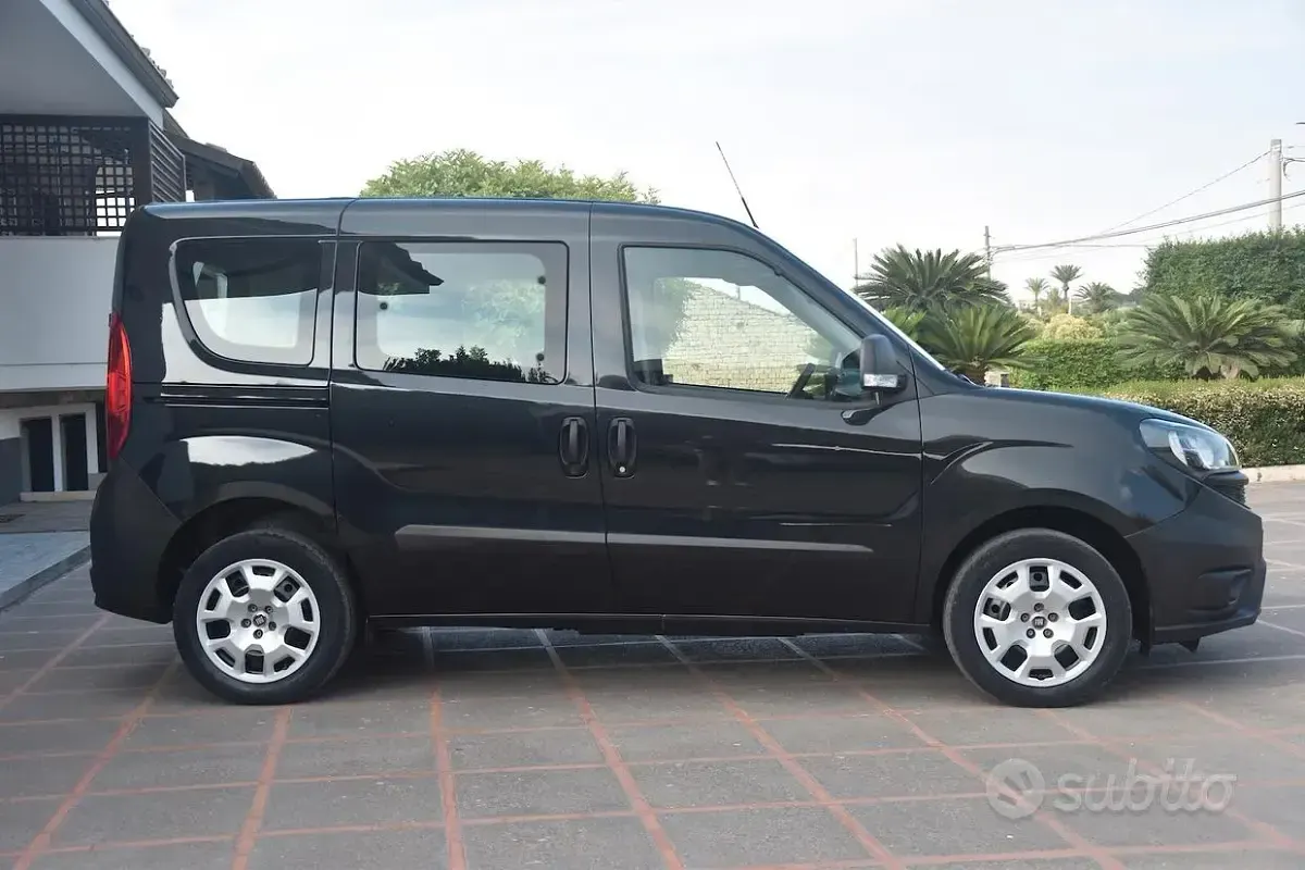 Usata Fiat Doblò Business 95 CV (69 kW) 2019 Nero Monovolume