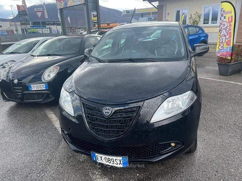 Usata Lancia Ypsilon 84 CV (61 kW) 2014 Nero Utilitaria