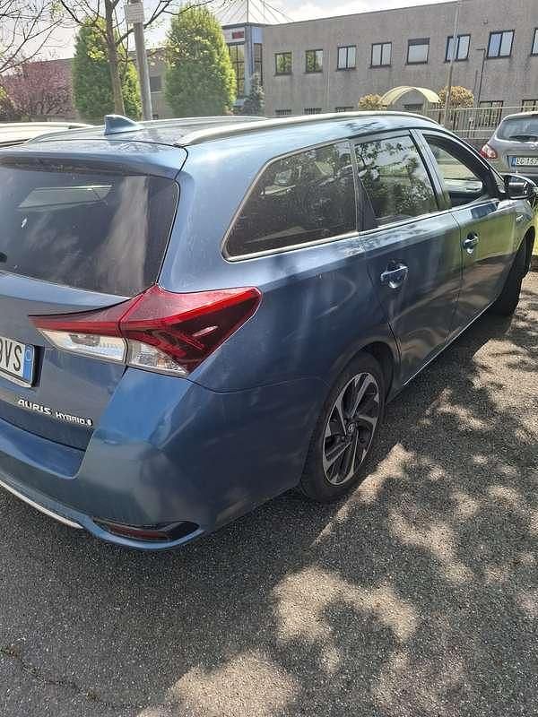 Usata Toyota Auris Hybrid Active 99 CV (72 kW) 2015 Station wagon