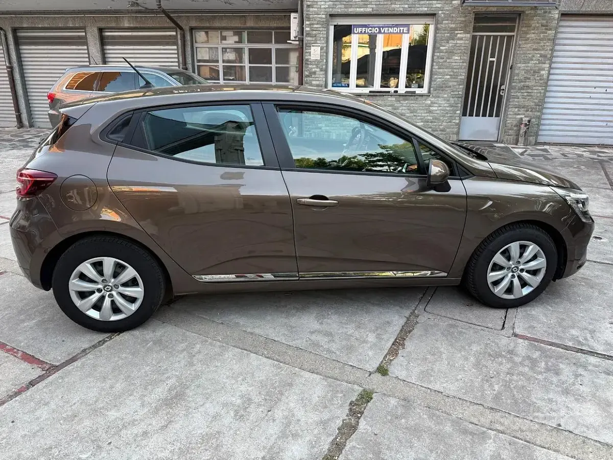 Usata Renault Clio IV Business 101 CV (74 kW) 2019 Marrone Berlina
