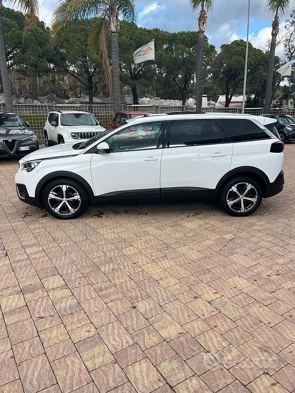Usata Peugeot 5008 Business-Line 120 CV (88 kW) 2018 Bianco Monovolume