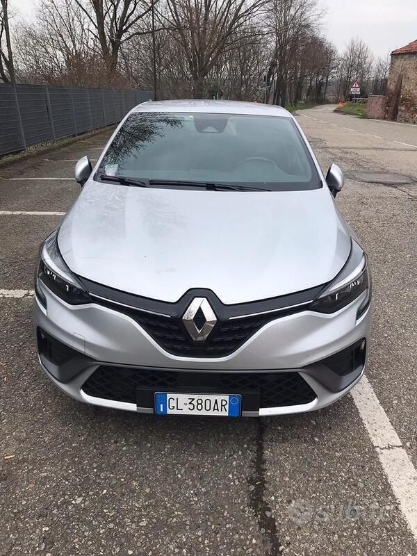Grigio Usata 2022 Renault Clio V RS Line Tre volumi | 17.500 € - Immagine 1/4