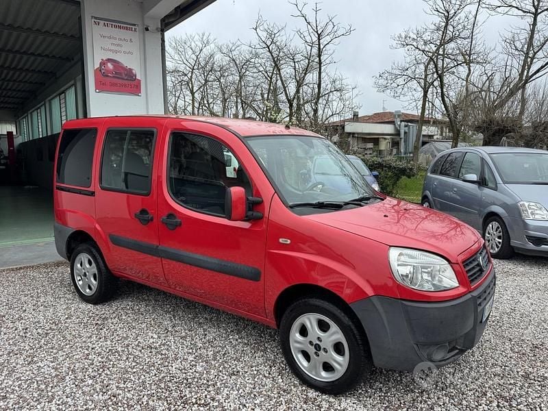 Usata Fiat Doblò Dynamic 84 CV (61 kW) 2006 Rosso Monovolume