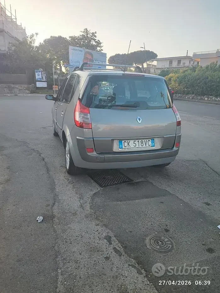 Usata Renault Scenic E-Tech 111 CV (81 kW) 2004 Grigio Monovolume