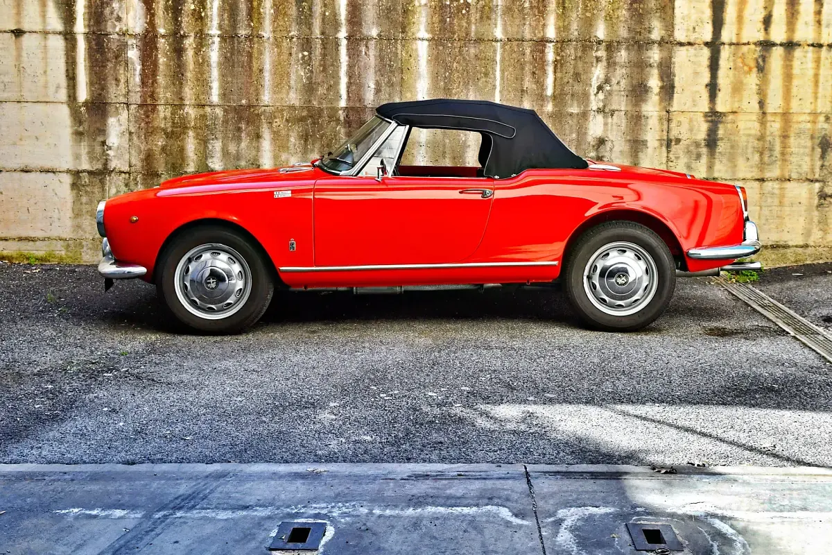 Usata Alfa Romeo Giulia 92 CV (67 kW) 1962 Rosso Cabrio