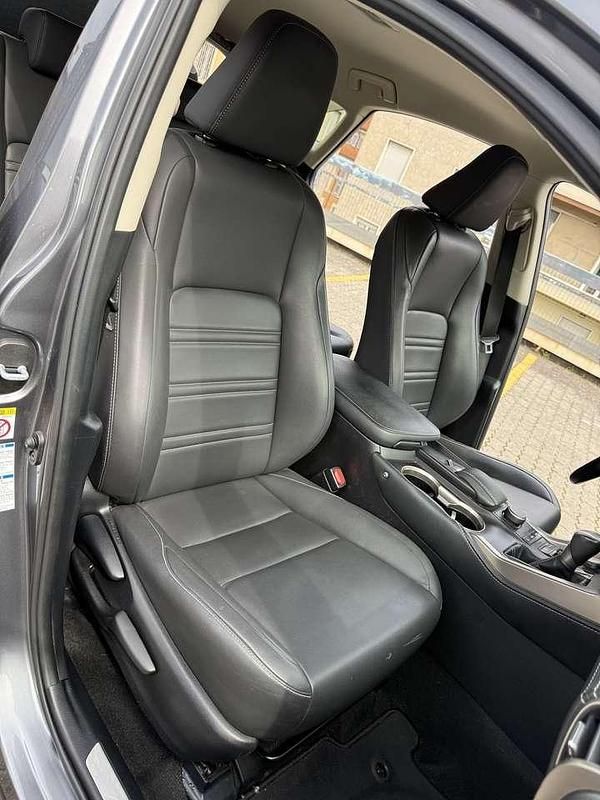 Usata Lexus NX300h 155 CV (114 kW) 2017 Nero SUV