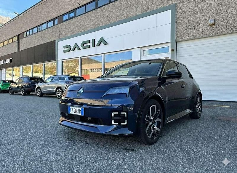 Usata Renault 5 E-Tech Iconic 110 kW (150 CV) 2024 Bestyle berlino (blu notturno Berlina