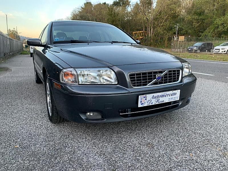 Usata Volvo S80 163 CV (119 kW) 2005 Blu/azzurro Berlina