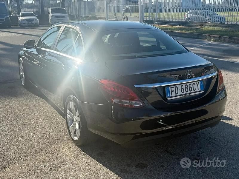 Usata Mercedes C180 Business 116 CV (85 kW) 2016 Nero Berlina