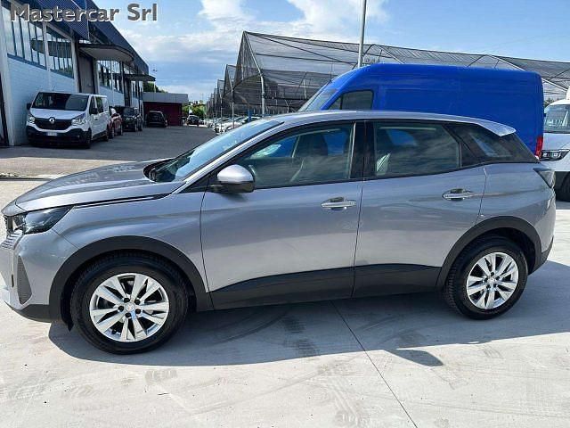 Usata Peugeot 3008 Business-Line 131 CV (96 kW) 2021 Argento SUV