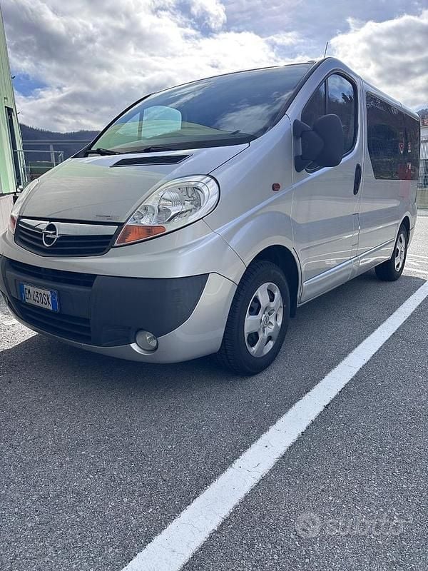 Usata Opel Vivaro 120 CV (88 kW) 2012 Monovolume